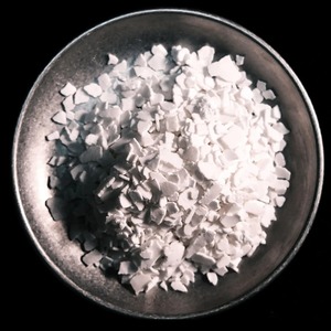 Hydroxyde de potassium de haute pureté, potasse caustique en forme de flocons avec emballage protégé pour les commandes d'importateurs - Product Image 1