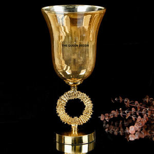 Florero de Aluminio con Decoración de Cristal para Bodas y Centros de Mesa, Hecho a Mano, Acabado Dorado Moderno - Product Image 5