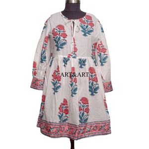 Robe trapèze vintage simple en coton 100% tricoté, magnifique imprimé floral, manches bouffantes, longueur midi, tenue de vacances, tenue de plage - Product Image 1