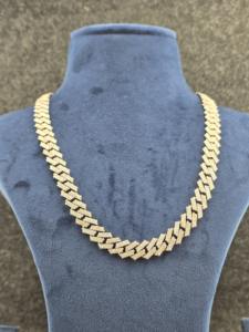 Envío Inmediato: Cadena Cubana de Plata S925 con Baño de Rodio y Moissanita, Regalo para Hombres, Mujeres y Unisex - Product Image 1