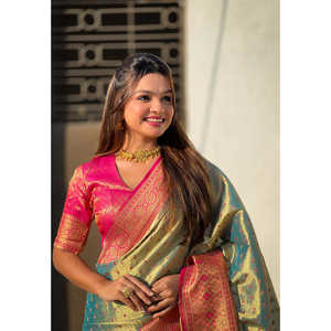 Sari en tissu pur gris tissé avec des fils zari et des tissages contrastés pour les robes de cocktail - Product Image 3