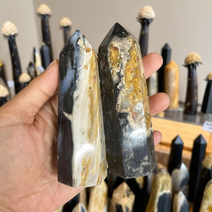 Venta al por Mayor de Torre de Ágata Natural Pulida de 10 cm con Forma de Raíz de Palma Petrificada para Decoración del Hogar y Regalos - Product Image 3