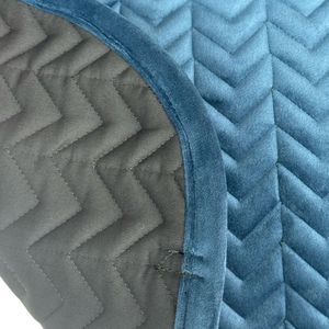 Tapis de selle en velours polyester matelassé en V, durable et absorbant les chocs, pour concours d'équitation - Product Image 5