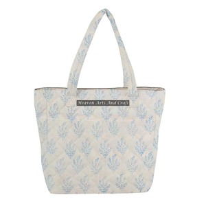 Sac matelassé en toile de coton Sac fourre-tout matelassé imprimé de blocs Pour femmes Sac de voyage matelassé Boho Sac à bandoulière fait à la main Grand Floral - Product Image 1
