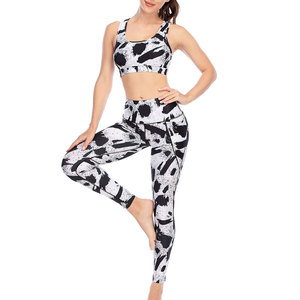 Ensemble de yoga pour femmes : Soutien-gorge de sport et leggings taille haute imprimés, tenue de sport avec poches, extensible dans les quatre sens, en Spandex et Polyester - Product Image 3