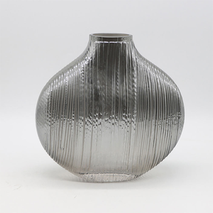 Vase à fleurs en métal doré, parfait pour la décoration de table à la maison, pour les mariages et les fêtes, accessoire élégant pour l'affichage - Product Image 4