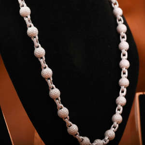 สร้อยคอแบบ Cuban Link ขนาด 8 มม. ยาว 22 นิ้ว สไตล์ฮิปฮอป ประดับด้วยโมอิสซาไนต์ สีทองคำขาว เหมาะสำหรับทั้งชายและหญิง สำหรับงานปาร์ตี้ ดีไซน์ทันสมัย - Product Image 1