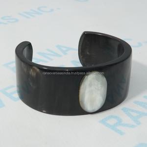 Pulsera de Hueso Artesanal Ecológica, Brazalete Abierto, Joyería Étnica Tribal de Moda para Mujer, Colección - Product Image 4