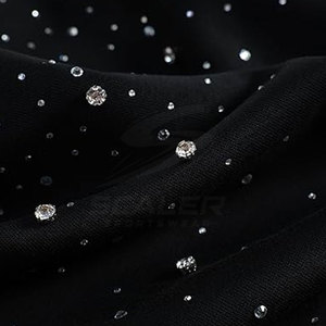 Sweat à capuche tendance en molleton 100 % coton avec strass pour un usage quotidien décontracté, design accrocheur, respirant et confortable - Product Image 4