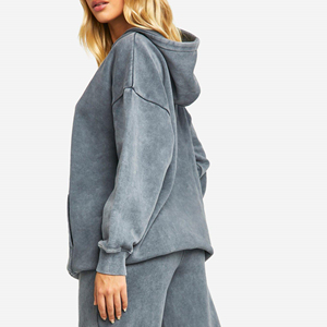 เสื้อฮู้ดดี้และเสื้อสเวตเชิ้ตทรงหลวมคุณภาพสูง ผ้าฟลีซคอตตอน 100% ทรงโอเวอร์ไซส์สำหรับผู้หญิง ล้างสีแบบแอซิดวอช ไหล่ตก - Product Image 2