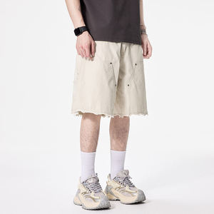 Shorts cargo en jean beige pour homme, taille mi-haute, bords bruts, effet usé, décontracté d'été, en coton tissé, avec poches - Product Image 3