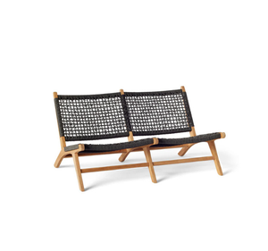 Canapé de jardin moderne en teck massif deux places avec assise et dossier tressés noirs pour patio, terrasse, hôtel ou complexe hôtelier - Product Image 1