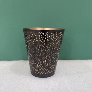 Décoration de table en fer gravé décoratif, finition noire V659, design artisanal - Product Image 5