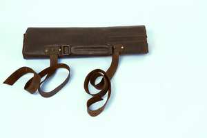 Étui de rangement pour couteaux en cuir pleine fleur, résistant aux odeurs, robuste, confortable et portable, LSKR-0110 - Product Image 4