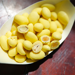 Chocolat Durian de qualité supérieure au Vietnam, 150g, amande, noix de cajou, dragées halal OEM, chocolat Offre Spéciale Queenam bon prix - Product Image 3