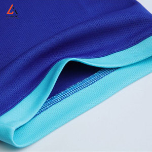 Fabricante OEM de Uniformes Sublimados que Ofrece Impresión de Logotipos con Diseño Personalizado para Ropa Deportiva Profesional de Equipos - Product Image 3