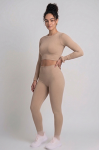 Ensemble 2 pièces de sport pour femme : Crop top de compression à manches longues et leggings, vêtements de yoga Sst - Product Image 5