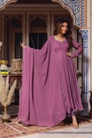 Setelan Anarkali Georgette Premium dengan detail renda dan hiasan manik-manik tangan, termasuk dupatta, cocok untuk pesta pernikahan dan acara perayaan.