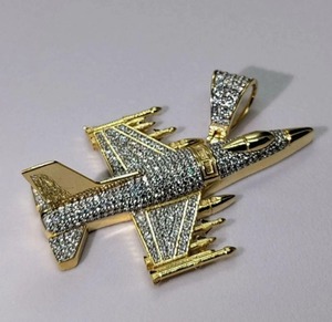Colgante de Avión Personalizado con Incrustaciones de Diamantes – Estilo Hip Hop con Moissanita, Plata 925 con Acabado en Oro Amarillo - Product Image 5