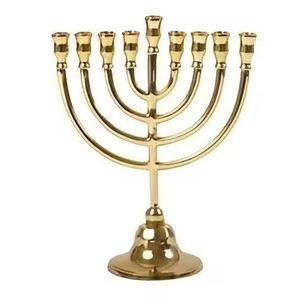 Menorah en métal exclusif à 9 bras, élégant chandelier décoratif pour l'intérieur - Product Image 6