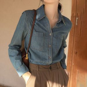 Camisa de mezclilla vintage personalizada de manga larga para mujer, nueva, a la moda, informal para el día a día y vacaciones, con solapa y hombro derecho descubierto - Product Image 5
