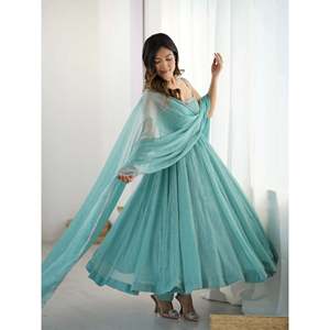 Magnifique robe Anarkali et pantalon avec dupatta pour les fêtes, taille XS, polyester, Salwar Kameez - Product Image 4