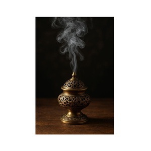 Brûleur d'encens vintage finition bronze avec couvercle, élégant porte-parfum en métal filigrané, attrape-cendres décoratif pour cônes et résine - Product Image 2