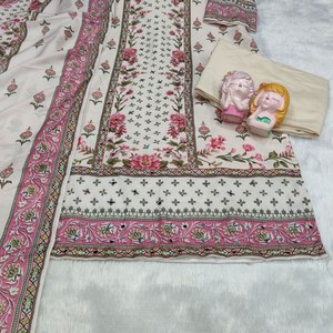 Ces ensembles ethniques époustouflants sont confectionnés en tissu Maslin de qualité supérieure, reconnu pour sa texture douce comme du beurre et son éclat naturel. - Product Image 3