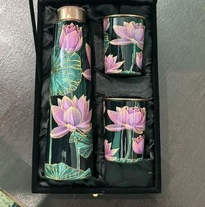 Ensemble de bouteilles d'eau en cuivre avec couvercles, design moderne, vaisselle portable pour l'extérieur, finition noire et cuivre - Product Image 6