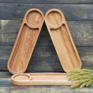 Plateau de service ovale en bois avec trois compartiments, design minimaliste fait main, plateau en bois massif poli pour plats de fête - Product Image 2