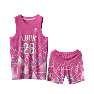 Uniforme de basket-ball athlétique moderne à col en V, vêtements de sport en mesh à séchage rapide pour les performances en compétition - Product Image 2
