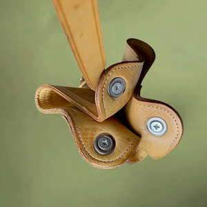 Taburete de caza de cuero genuino, plegable, tipo trípode, proveedor mayorista, personalizado OEM, calidad de exportación, para exteriores, a bajo precio. - Product Image 3