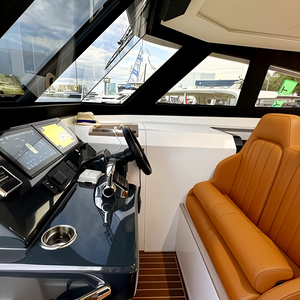 Catamarán Deportivo Personalizado UBI 11512 de 11.6m, 12 Pasajeros, Yate de Aluminio Soldado, Motor Fuera de Borda de 300HP, para Turismo, Pesca y Ríos - Product Image 4