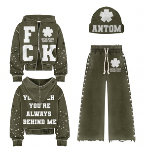 Conjunto de ropa Y2K con pedrería y efecto desgastado: Sudadera con capucha y cremallera con gráfico personalizado, pantalones de chándal de pierna ancha y gorro. Estilo Punk Gótico Streetwear. - Product Image 3