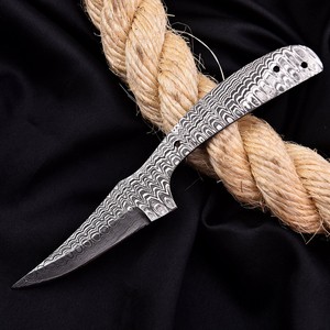 Cuchillo de caza y bushcraft de hoja fija EDC de acero de Damasco Nordic Forge, forjado con patrón de escalera, espiga completa, kit OEM - Product Image 2
