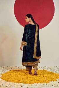 Ensemble haut et bas de créateur pour soirée avec dupatta - Product Image 4