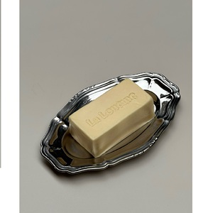 Mantequillera Minimalista de Acero Inoxidable con Acabado Plateado, Apta para Alimentos, Decorativa, para Servir en Casa o en Restaurantes, Apta para Lavavajillas - Product Image 1