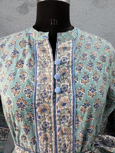 Robe en coton doux imprimé de blocs avec décoration de boutons Robe d'été tissée à manches longues-Taille naturelle respirante et durable - Product Image 4