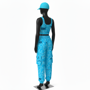 Conjunto de mujer con top corto sin mangas de algodón, poliéster y spandex de alta calidad y pantalones cargo con estampado urbano en color aguamarina y logotipo sublimado. - Product Image 2