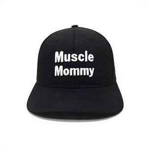 Casquette de sport respirante en maille noire avec logo brodé 3D réglable, haute qualité, confortable et tendance, fabriquée au Vietnam par un grand fournisseur - Product Image 2