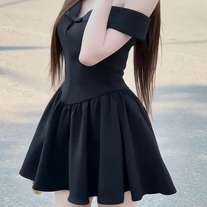 เดรสสั้นทรงเอไลน์แบบวินเทจสุดหรู ดีไซน์ผูกโบว์ด้านหน้า เปิดไหล่ กระโปรงบานเข้ารูปช่วงเอว ระบายอากาศได้ดีสำหรับผู้หญิง - Product Image 2