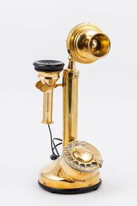 Téléphone en métal élégant pour la décoration vintage de la maison, créant une touche intérieure classique avec une construction durable et un attrait intemporel - Product Image 4