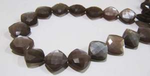 Cadena de cuentas de piedra lunar natural color chocolate, forma de cojín, corte briolette facetado, 8 pulgadas - Product Image 3