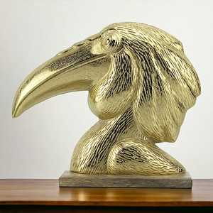 Sculpture en aluminium tête de toucan dorée 28x8x33cm, faite à la main, plaquée or, écologique, décoration de table moderne pour salon - Product Image 4