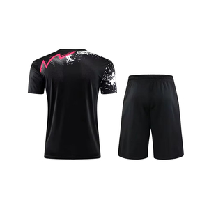 Ensembles d'uniformes de tennis pour hommes de haute qualité en gros, avec logo frontal, séchage rapide, évacuation de l'humidité, respirants, 100 % polyester, personnalisables - Product Image 6