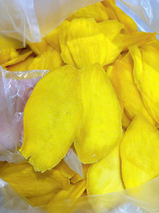 Bandes de mangue séchées IQF biologiques de luxe - Snack tropical doux, acidulé et sucré en emballage sous vide - Product Image 6
