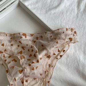 Ensemble de soutien-gorge et string en dentelle brodée ultra-fin et respirant pour femmes - Product Image 4