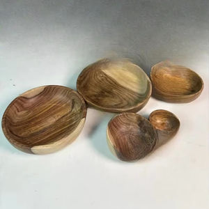 Ensemble de bols en bois faits à la main – Bols sculptés en bois massif de qualité supérieure pour la cuisine, la table à manger, les salades, les soupes, les collations et le service. - Product Image 1