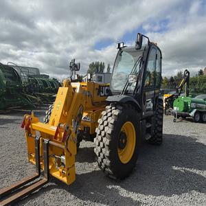 Compre un Manipulador Telescópico JCB Usado de Alta Calidad, Modelo 532 70, Elevación de 7 m, Capacidad de 3200 kg, Altura de Horquilla de 90 mm, Diseñado para Terrenos Difíciles y Todoterreno - Product Image 3