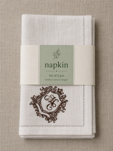 Serviette en lin de qualité supérieure avec broderie monogramme |   Serviette de table en lin blanc avec élégant motif de couronne et initiales marron - Product Image 4